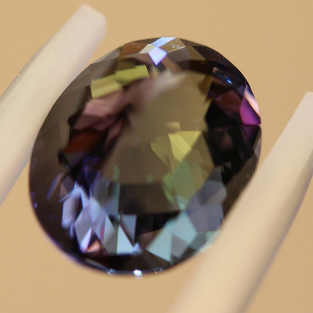 秘蔵の逸品★非加熱タンザナイト（Cube Cut）2.974ct.