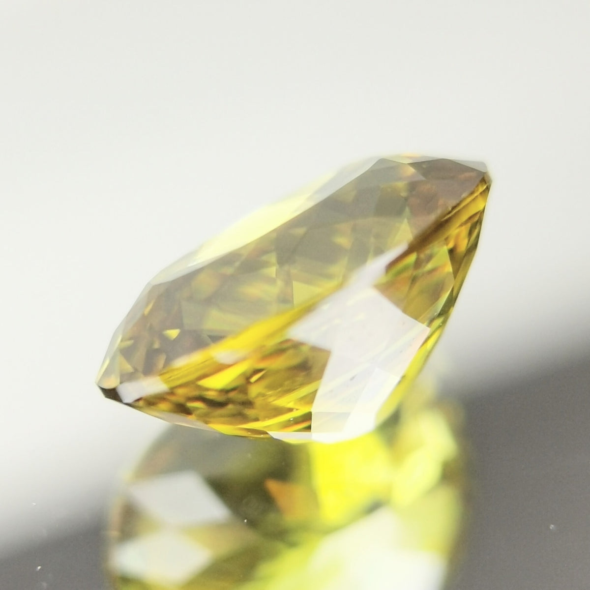【Trial】Sphene 0.774ct / Madagascar