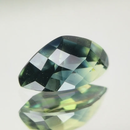 【Trial】“Chess Cut” Parti-Color Sapphire 0.444ct / Nigeria