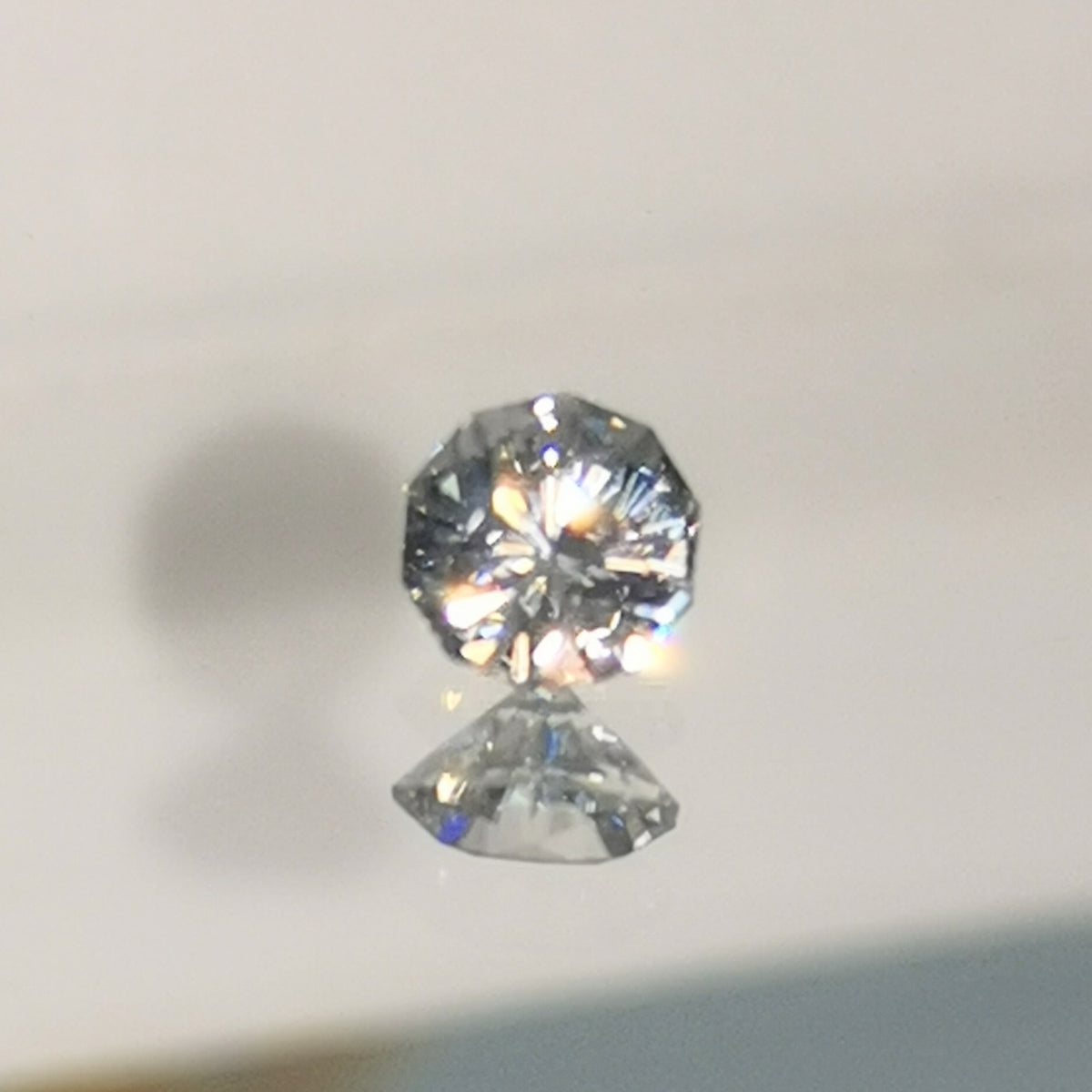 【Trial】Colorless Zircon 0.46ct / Cambodia