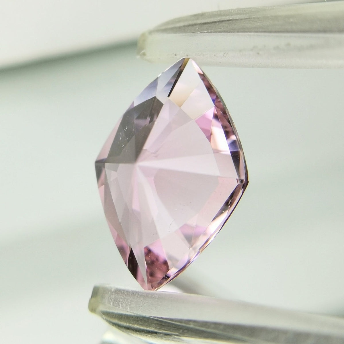 Tourmaline 1.969ct / Nigeria