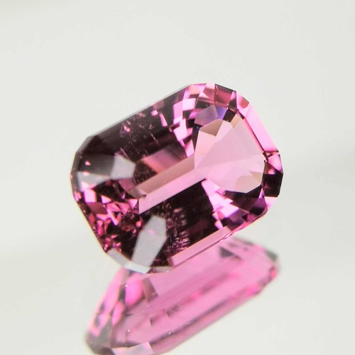 Tourmaline 0.69ct / Brazil