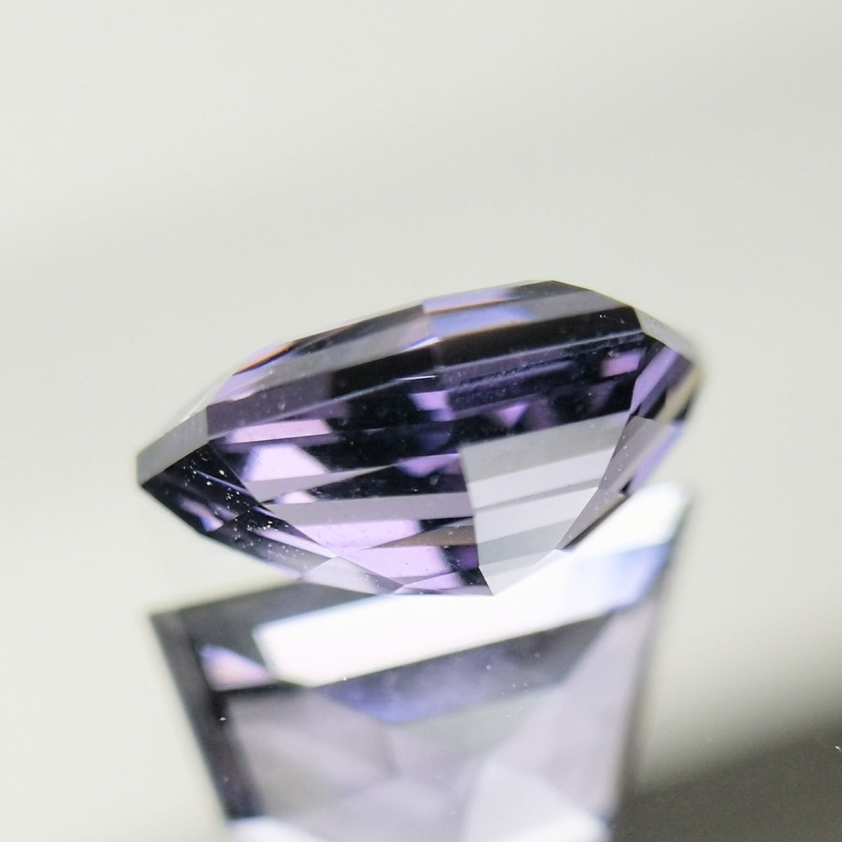Violet Spinel 0.872ct / Madagascar