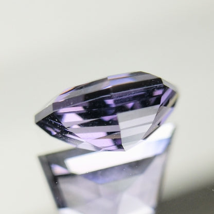 Violet Spinel 0.872ct / Madagascar