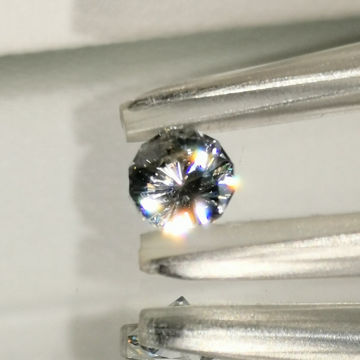 【Trial】“Dodecagon” Colorless Zircon 0.51ct / Cambodia
