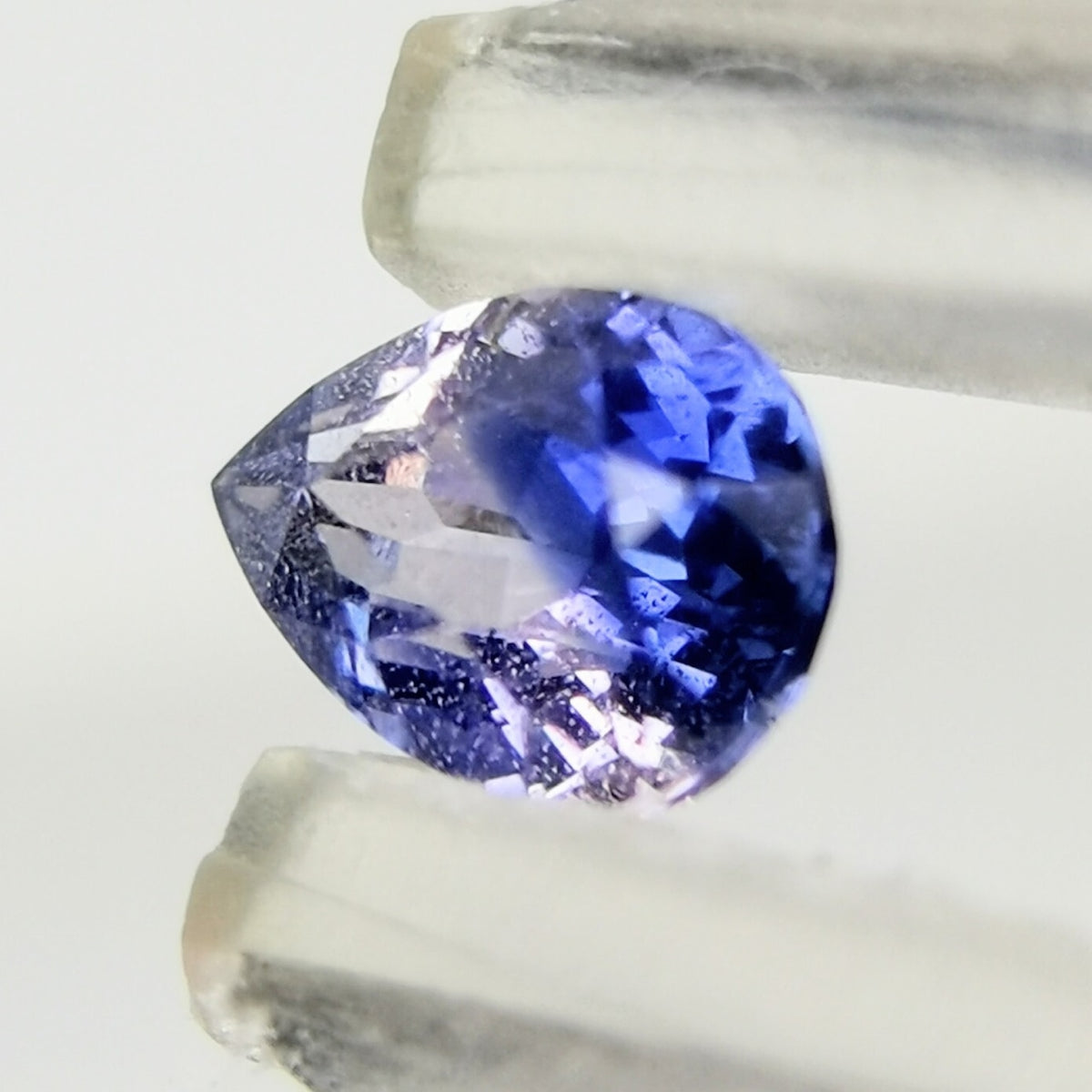 【Trial】Un-Heat Parti-Color Sapphire 0.169ct / Vietnam