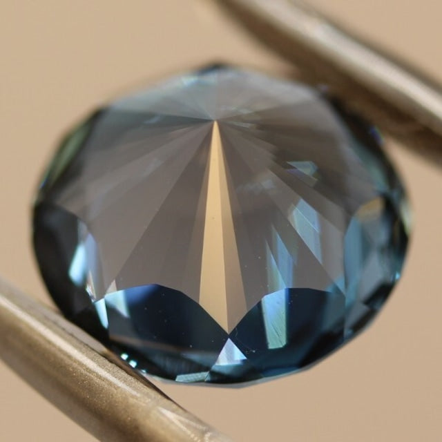 London Blue Topaz (cube-narikar cut) 7.82ct.