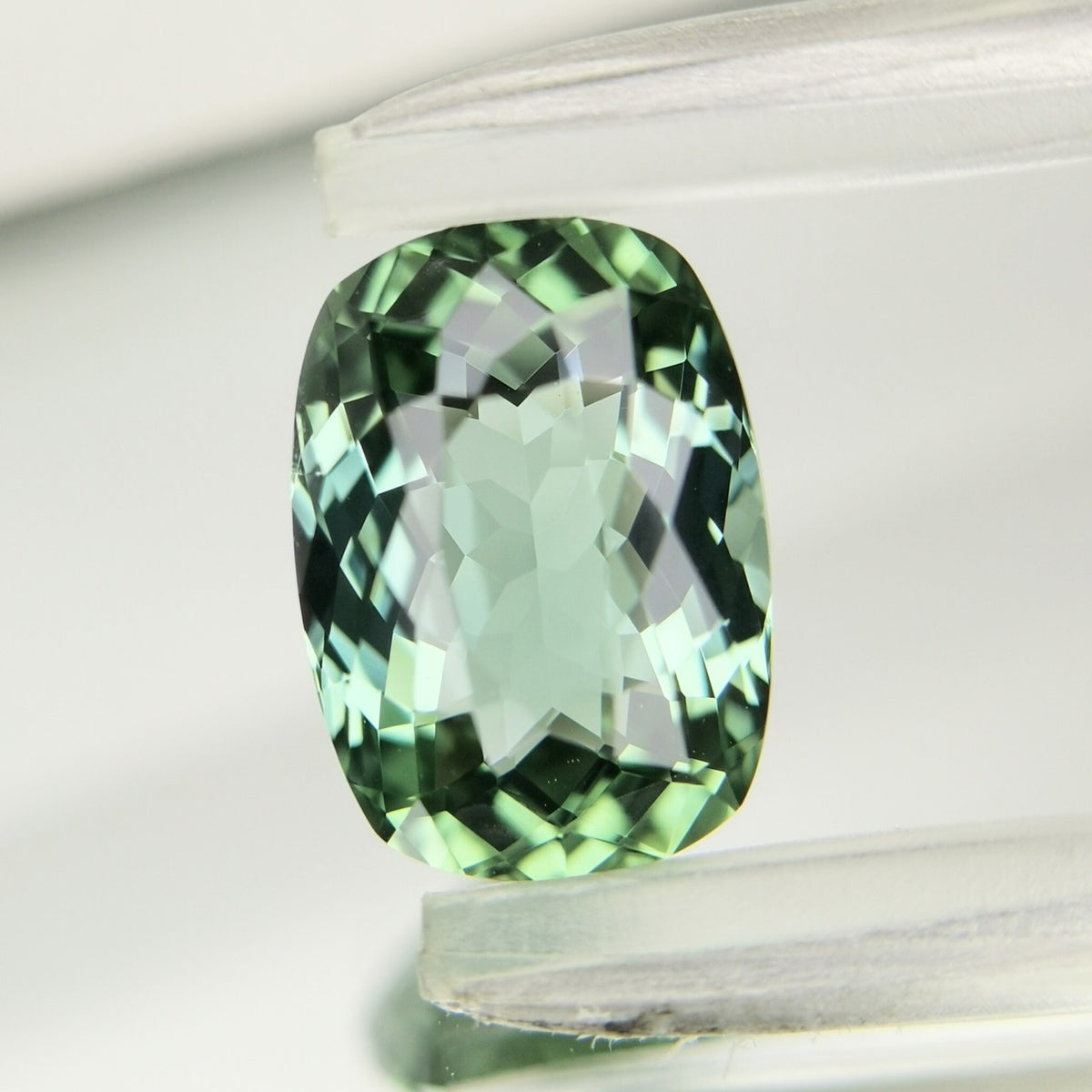 Green Tourmaline 2.217ct / Brazil