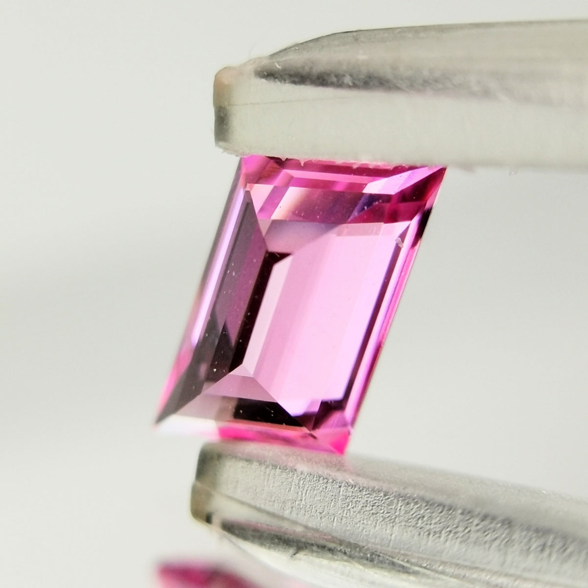 Neon Pink Spinel 0.449ct / Tanzania