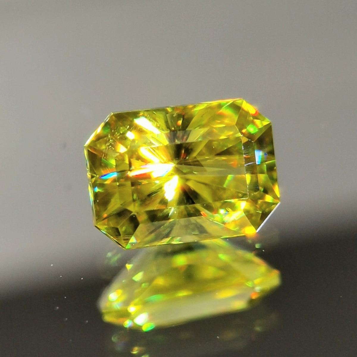 【Trial】Sphene 0.53ct / Madagascar
