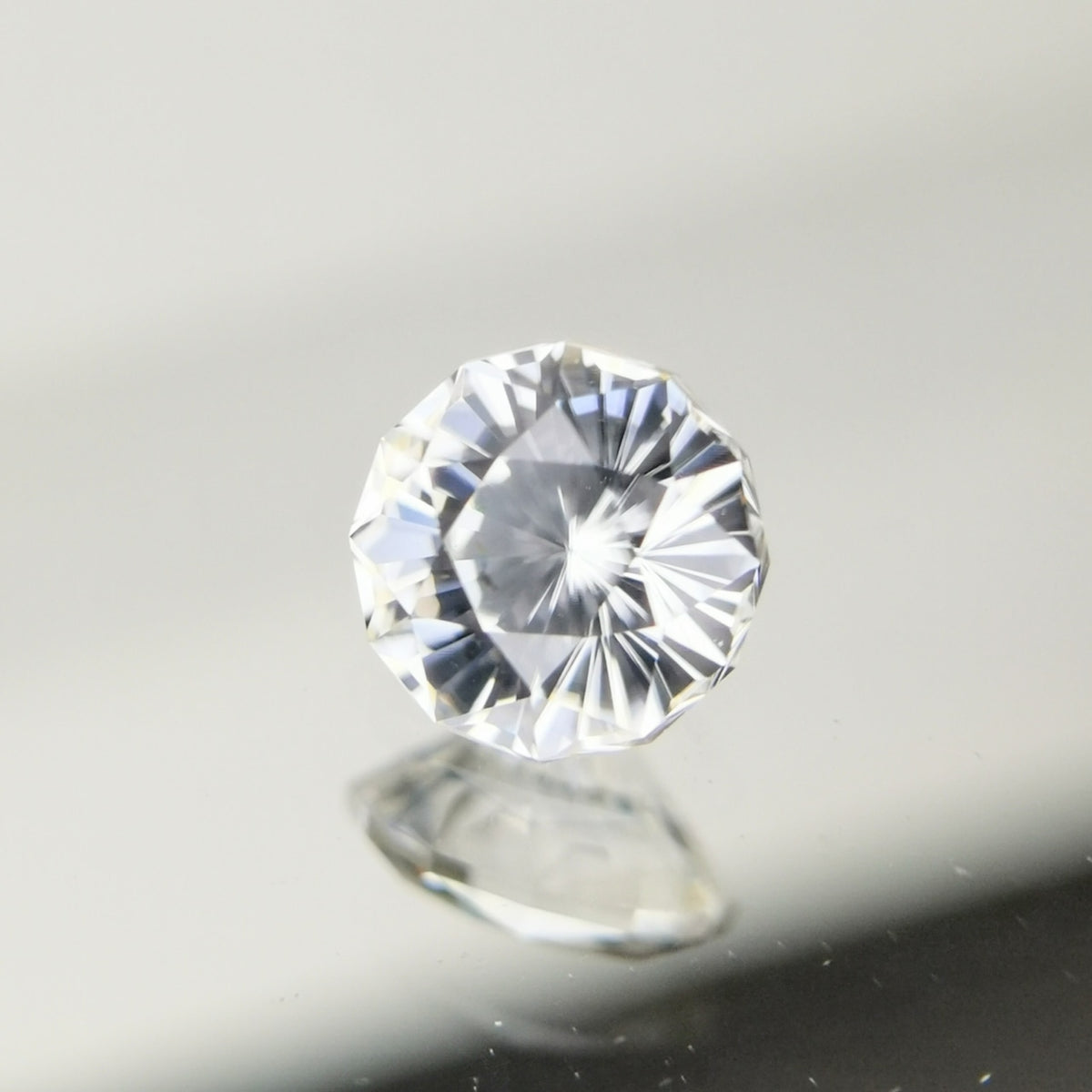 【Trial】“Dodecagon” Colorless Zircon 0.51ct / Cambodia
