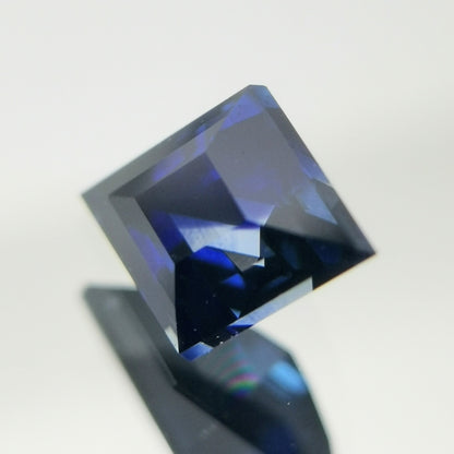 “Rhombus Cut” Burma Sapphire 0.492ct / Burma