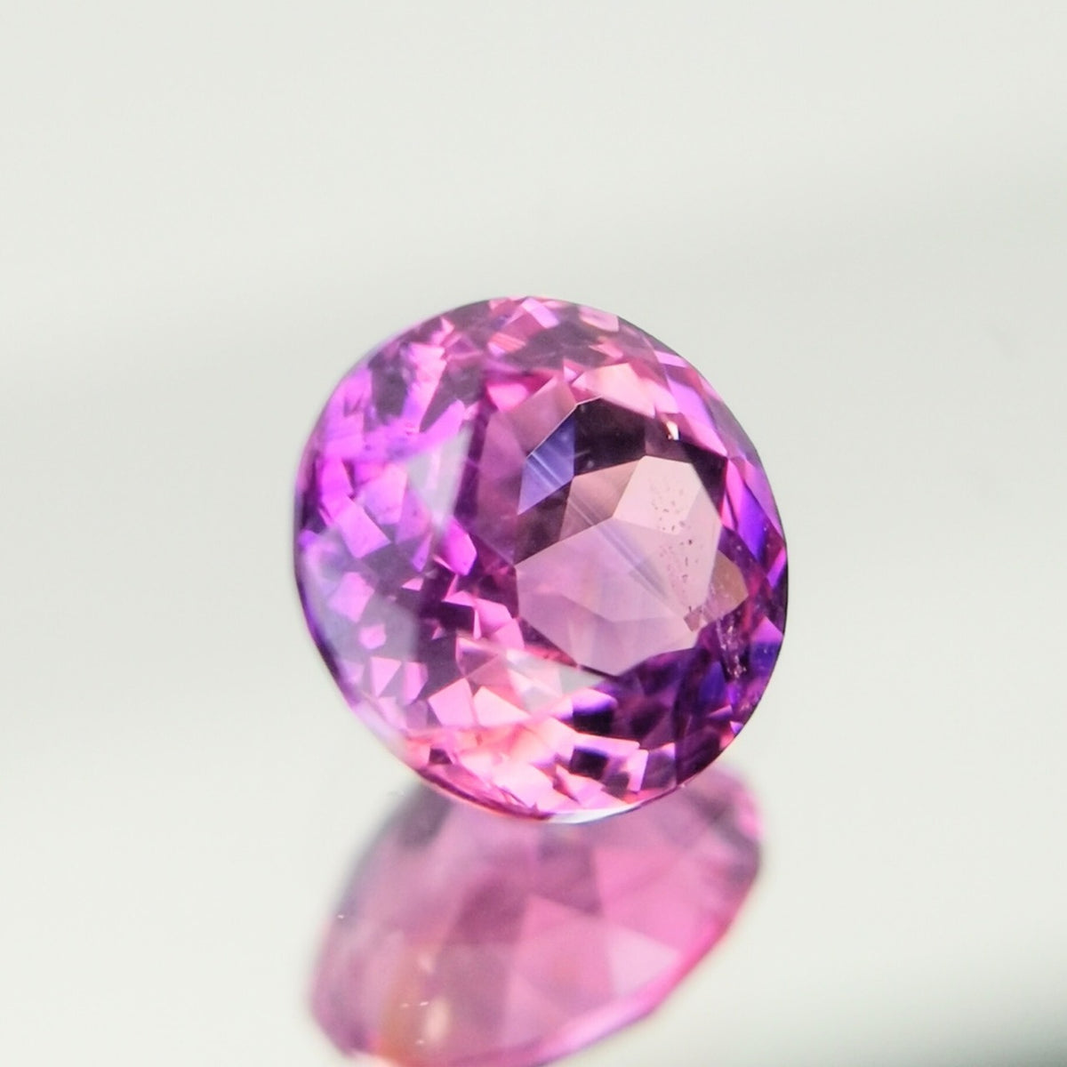 【Trial】“Purple Pink” Un-Heat Sapphire 0.392ct / Vietnam