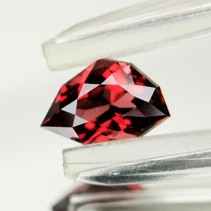 Reddish Orange Spinel 0.636ct / Burma