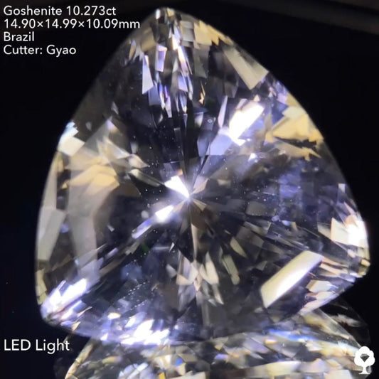 Large trilliant with cube cuts around the table ★ Goshenite 10.273ct Geo-chan's work