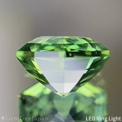 Yellowish Green Sapphire 2.006ct / Nigeria