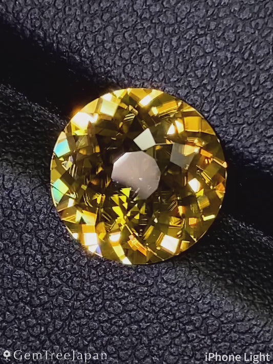 "Super Gira Cut" Zircon 5.738ct / Madagascar