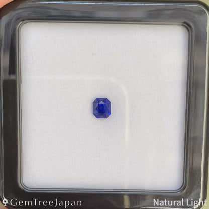 Royal Blue Sapphire 0.868ct / Sri Lanka