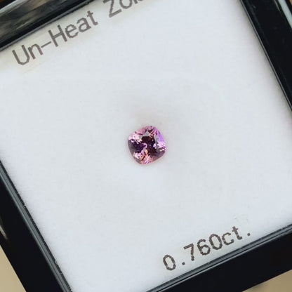 Un-Heat Zoisite 0.760ct / Tanzania