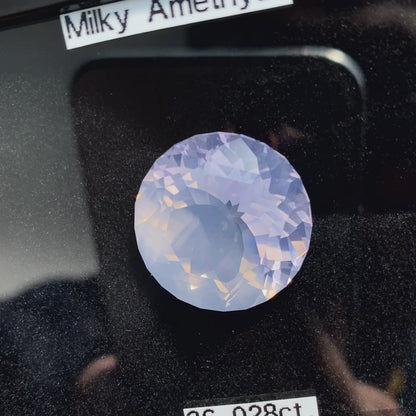 Milky Amethyst 36.028ct / Brazil