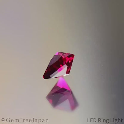 Pigeon Blood Ruby 0.096ct / Thailand
