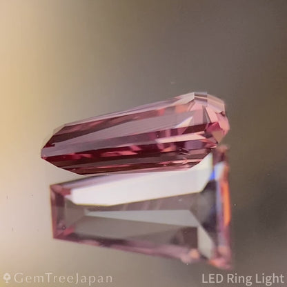 Padparadscha Sapphire 0.692ct / Madagascar