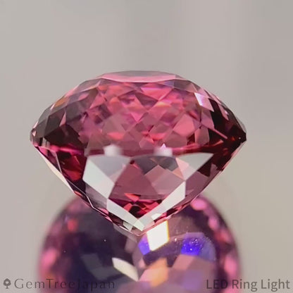"Super Gira 170" Malaya Garnet 2.21ct / Tanzania