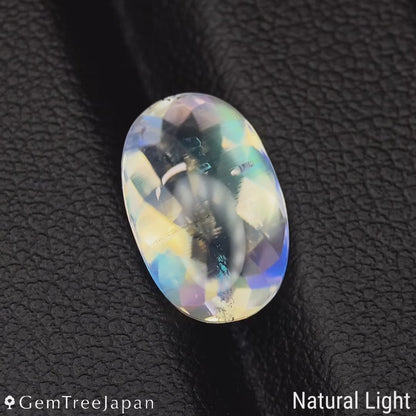Rainbow Moonstone 4.36ct / Madagascar