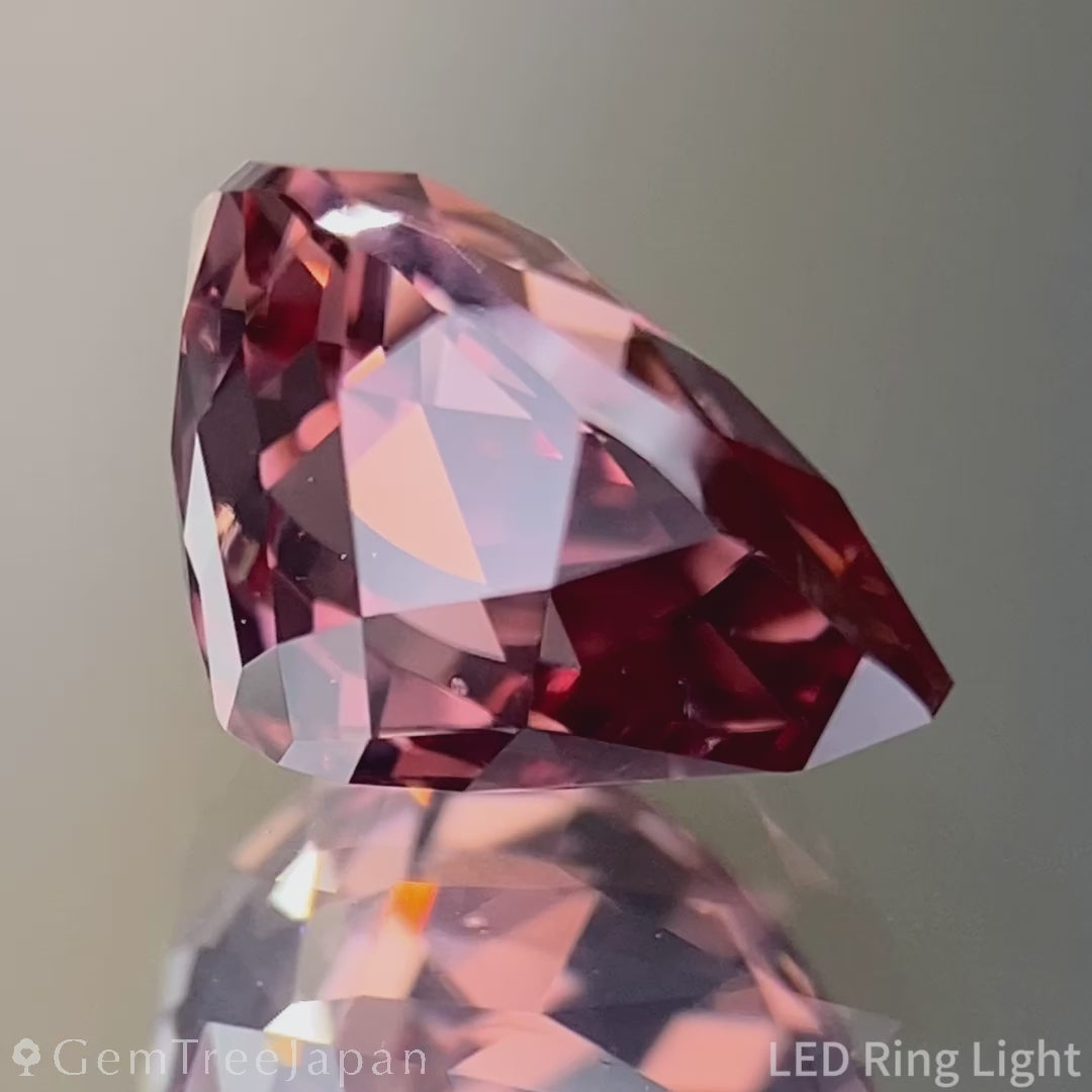 Purplish Orange Zircon 2.407ct / Madagascar – IRMO.JP