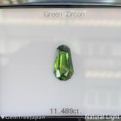 Green Zircon 11.489ct / Madagascar