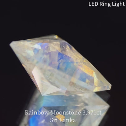 Rainbow MoonStone 3.971ct / Sri Lanka