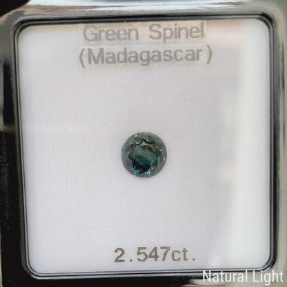 Green Spinel 2.547ct / Madagascar
