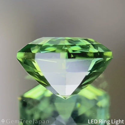 Yellowish Green Sapphire 2.006ct / Nigeria