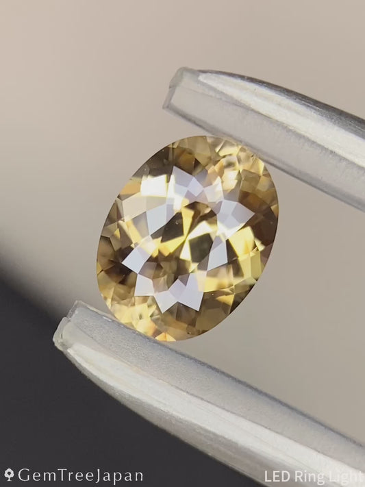 “Super Gira Cut" Golden Zircon 1.20ct / Cambodia