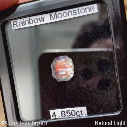 Rainbow Moon Stone 4.850ct / Madagascar