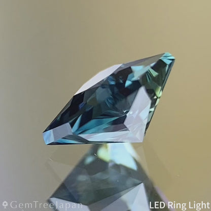 Teal Blue Sapphire 0.446ct / Cameroon