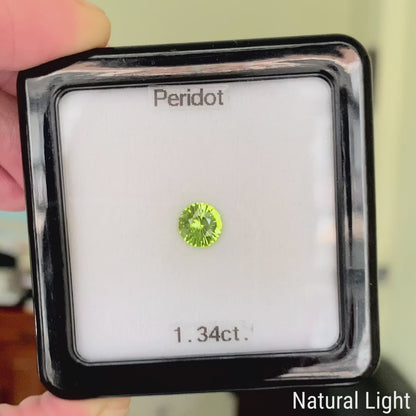 Peridot 1.34ct / Vietnam
