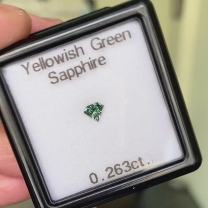 【お客さま専用】Yellowish Green Sapphire 0.263ct / Nigeria