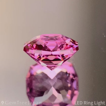 Orangy Pink Spinel 0.56ct / Vietnam