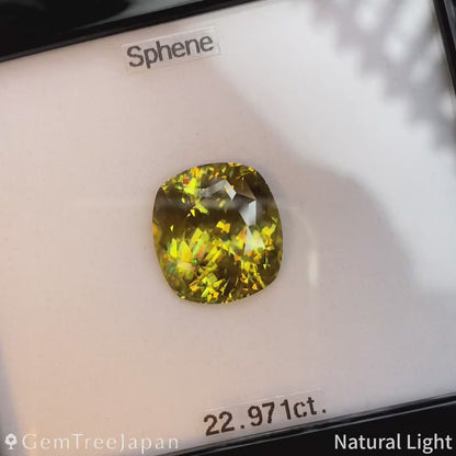 Sphene 22.971ct / Madagascar