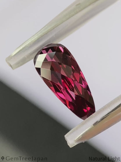 "Pink Crocodile's Claw" Malaya Garnet 2.028ct / Tanzania【One Price】