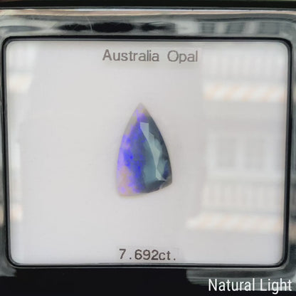 Australia Opal 7.692ct / Australia