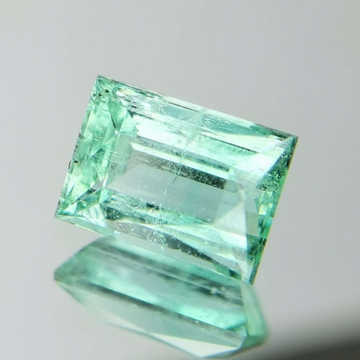 Green Beryl 0.72ct / Nigeria