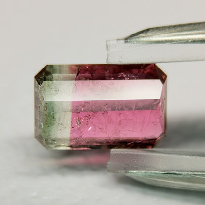 Bi-Color Tourmaline 1.182ct