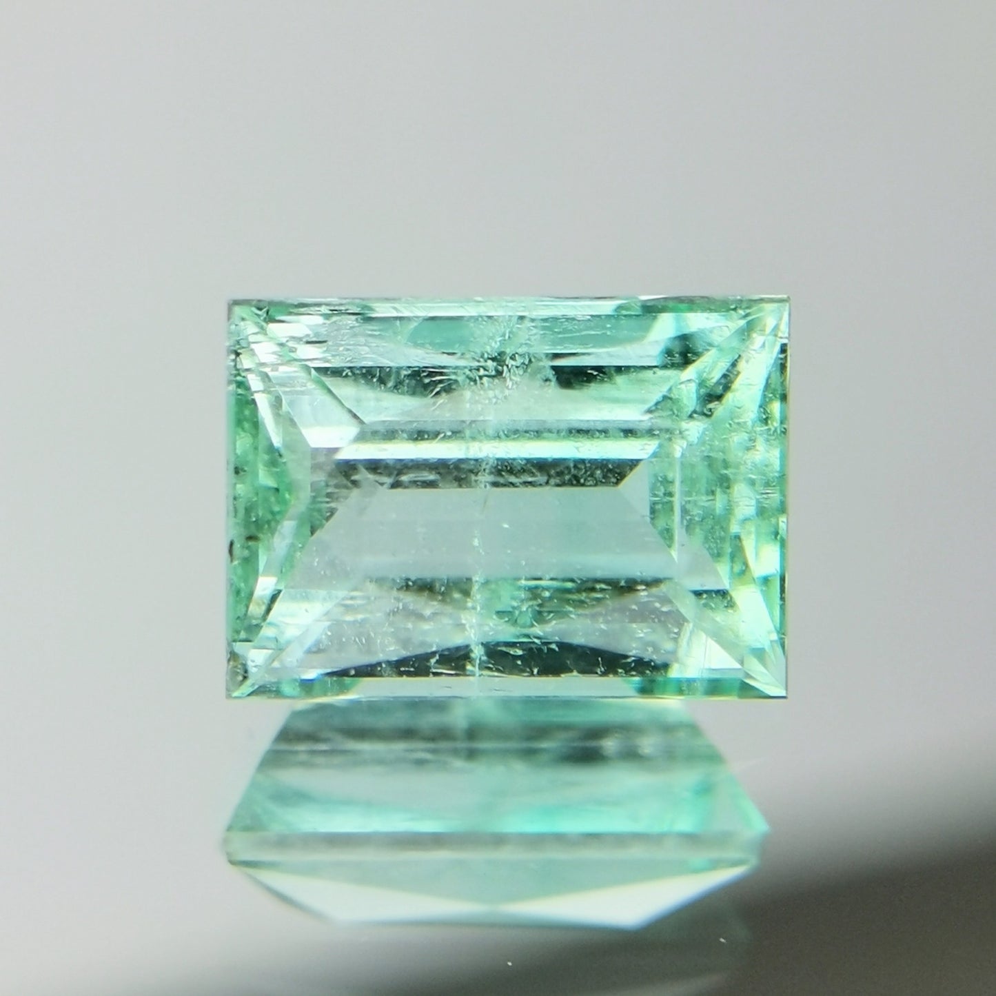 Green Beryl 0.72ct / Nigeria