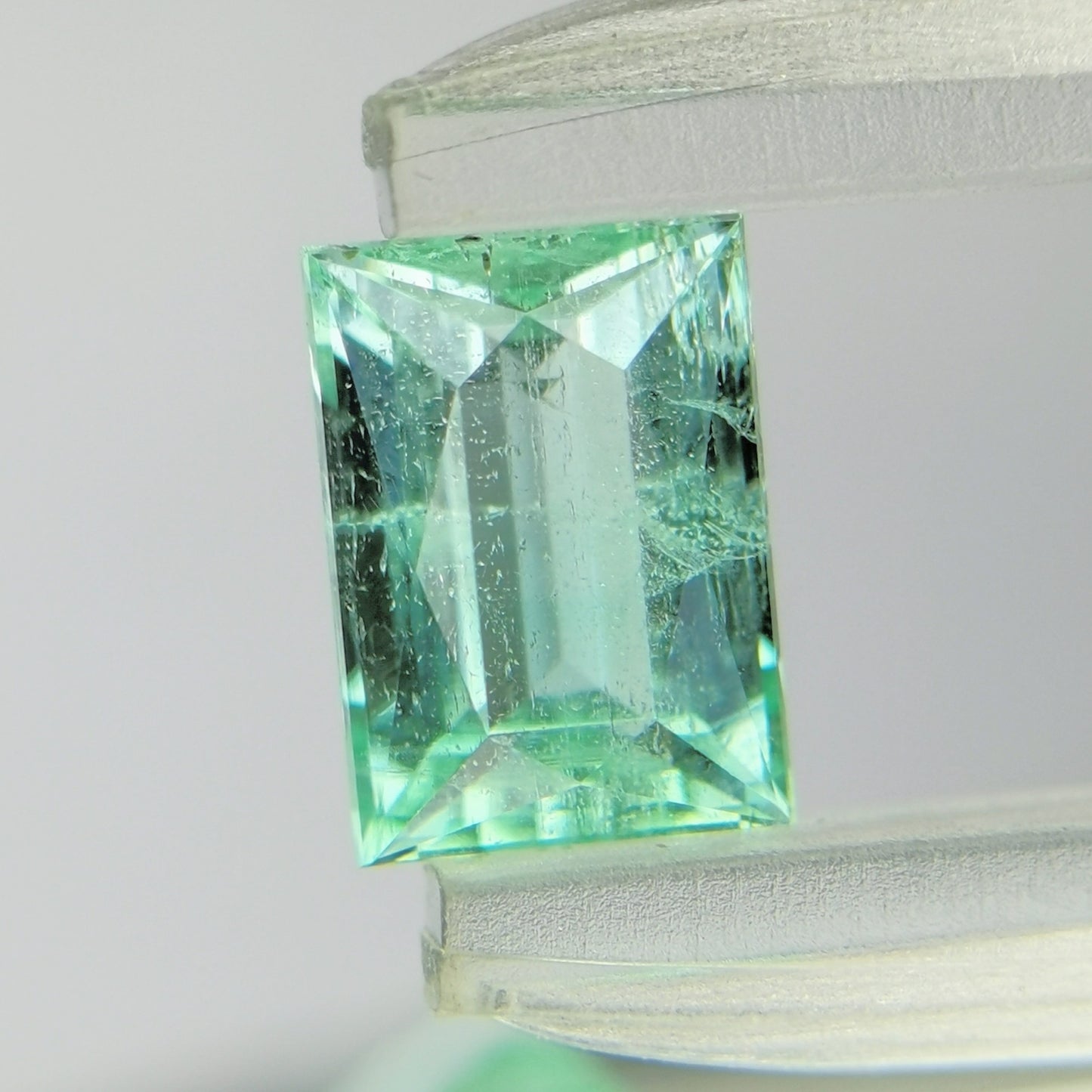 Green Beryl 0.72ct / Nigeria
