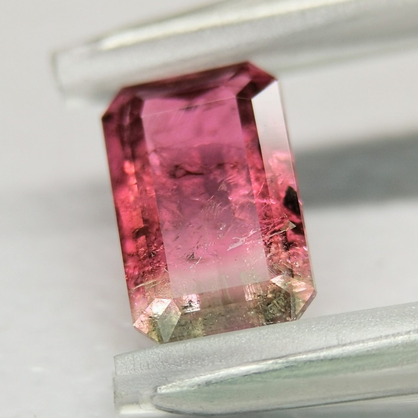 Bi-Color Tourmaline 1.182ct