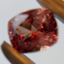 Load image into Gallery viewer, Colour Change Garnet 0.57ct
