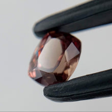 Load image into Gallery viewer, Colour Change Garnet 0.57ct
