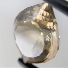 Load image into Gallery viewer, Smoky Quartz 9.00ct
